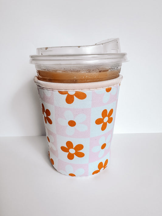 Checkered Daisies Iced Coffee Sleeve